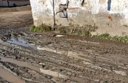 «Вечорка ЦУР»: Жители Петровска-Забайкальского не могут подъехать к водоколонке из-за ужасной дороги