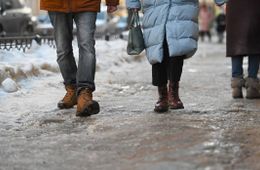 Более 80 тысяч рублей отсудила забайкалка за падение на скользком тротуаре 