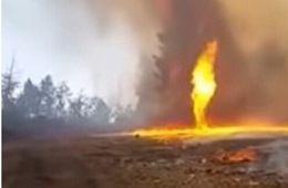 Огненный смерч сняли на видео в Забайкалье