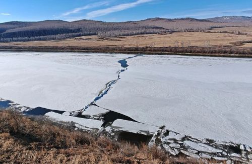 Сретенский район. Река Шилка начинает отходит...