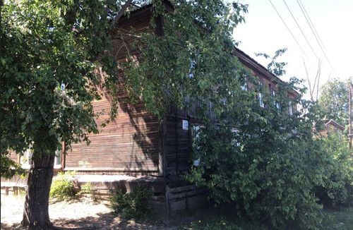 Аварийный барак - снести или отремонтировать?