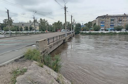 Мост на улице Комсомольская в Чите перекрыли ...