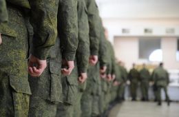 Минфин предложил сократить 100 тысяч должностей в Российской армии