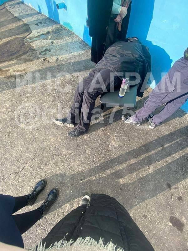 Выпрыгнул из окна и сломал ноги. Суровые игры читинских школьников.