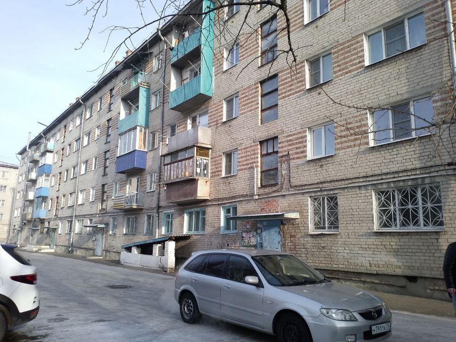 Канализационные воды откачивают из подвала на улице Промышленной в Чите