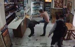 Пьяного читинца вывезли на кладбище и ограбили