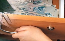 740 тысяч едва не похитила гостья из квартиры подруги в Чите