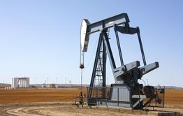 Цена нефти Brent впервые с 2008 года превысила 130 долларов за баррель