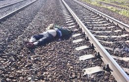 Выброшенный из поезда забайкальским полицейским 80-летний доцент собрал пять папок прокурорских отписок