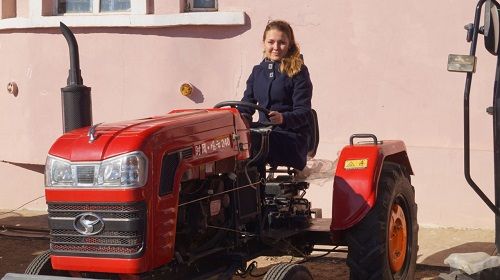 Очередной трактор «Вечорки» законно пересек Госграницу