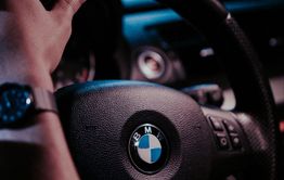 Читинец обменял BMW своей знакомой на другую машину и продал