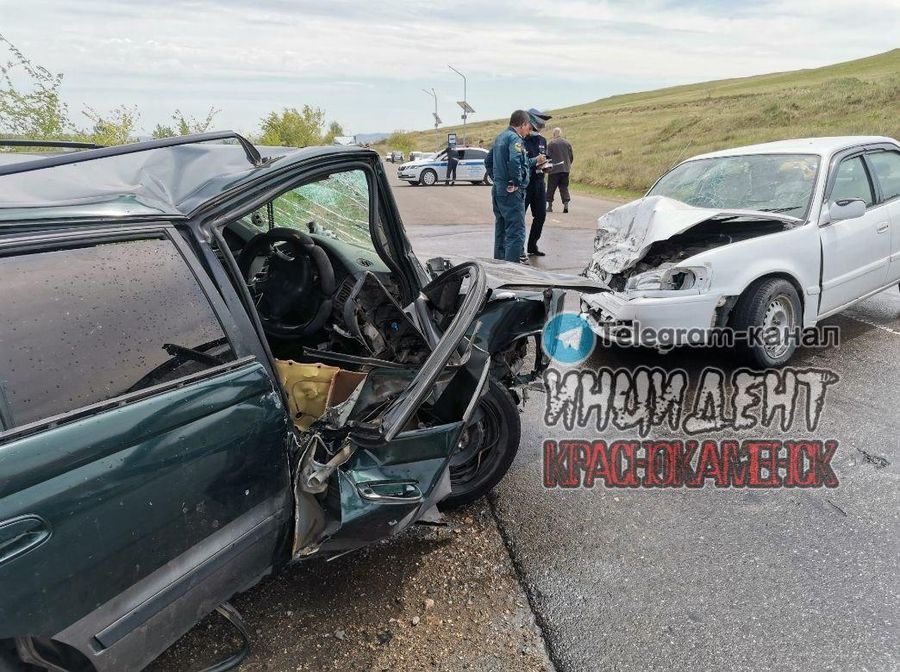 Двух детей и двух взрослых госпитализировали после ДТП в Краснокаменске. Один ребенок в реанимации