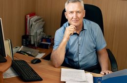Властное брюхо к дачникам глухо