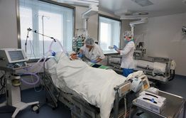 Женщина, которую сбил поезд в Забайкалье находится в тяжелом состоянии