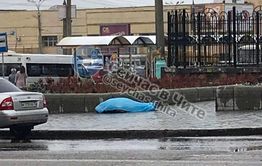 Минздрав опроверг, что «скорая» ехала к упавшему в районе Вокзала в Чите мужчине два часа
