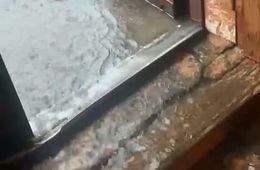 Вода в доме одного из сёл Забайкалья появляется после каждого дождя