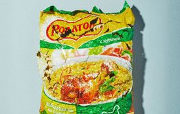 Роллтон, консервные банки и пачки из-под сигарет: Иркутяне торгуют помоями, выловленными в Байкале 