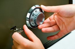 Читинец украл сейф с базы, на которой раньше работал