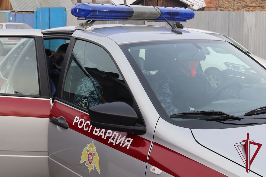 Пьяный читинец убил незнакомого мужчину в подъезде дома