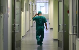 В Чернышевском районе судят врача-алкоголика обвиняемого в гибели ребенка при родах