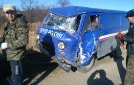Водитель автомобиля «Почты России» заснул за рулем и перевернул машину