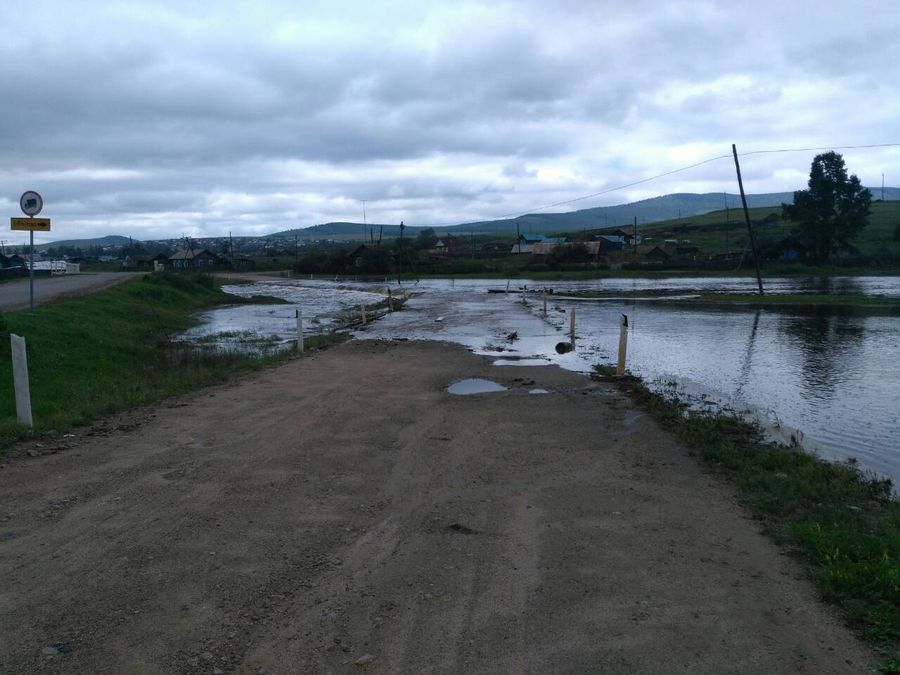 Осадки размыли дорогу между Балеем и Шелопугино