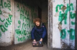 ​Врио Осипов и блогер Варламов играли в «Малыша и Карлсона» на крыше краевого правительства