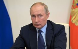 Путин поручил усилить контроль над соблюдением COVID-ограничений