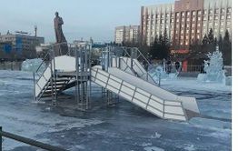Жители Читы назвали каток на центральной площади «порнографией»