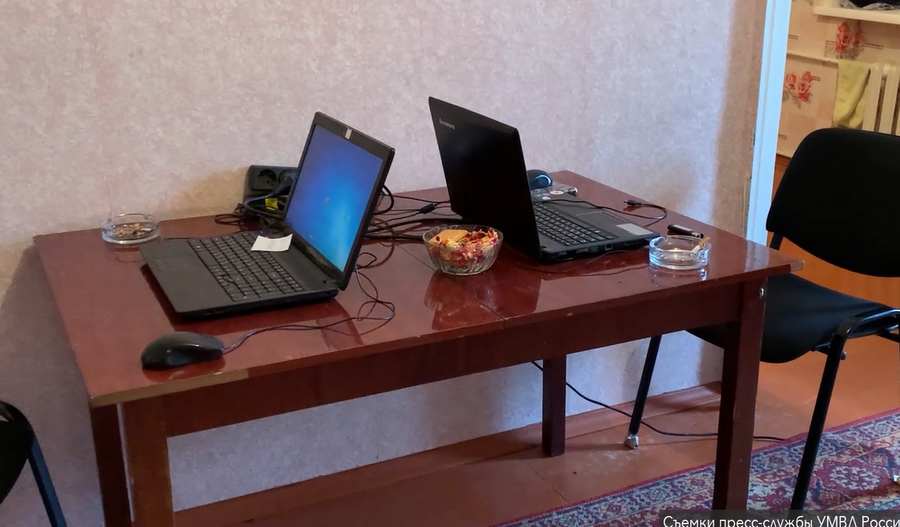 В Чите полицейские накрыли подпольный игорный клуб в арендованной квартире (видео)