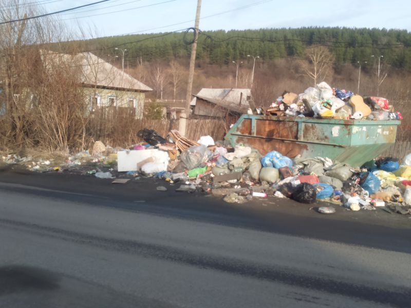 Жители домов на Печорской в Чите жалуются на помойку, не убирающуюся 1,5 года