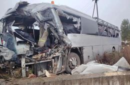 Пассажирский автобус и большегруз столкнулись в Улетовском округе