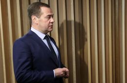 Россияне должны бесплатно получать лекарства, выписанные по рецепту, — Медведев 