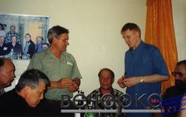 Неизвестная дама выложила 100 тыс. руб. за ужин с Юрием Коном