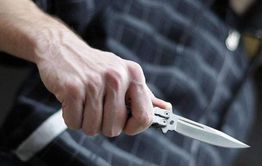 Читинец напал с ножом на полицейского