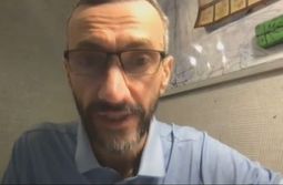 Русский математик требует поднять зарплаты учителям