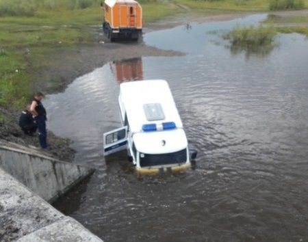 В Жипковщине под воду ушла полицейская буханка