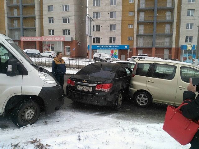 Тройное ДТП в Чите. Фото