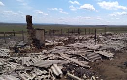 90 человек спасали село Улан-Цацык от степных пожаров