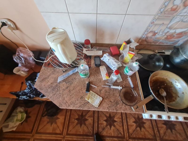 Полиция нашла наркопритон в одной из квартир в Чите