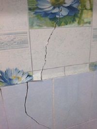Ветеран ВОВ живет в доме без фундамента и питьевой воды