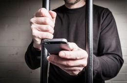 Зэкам заблокируют сотовую связь