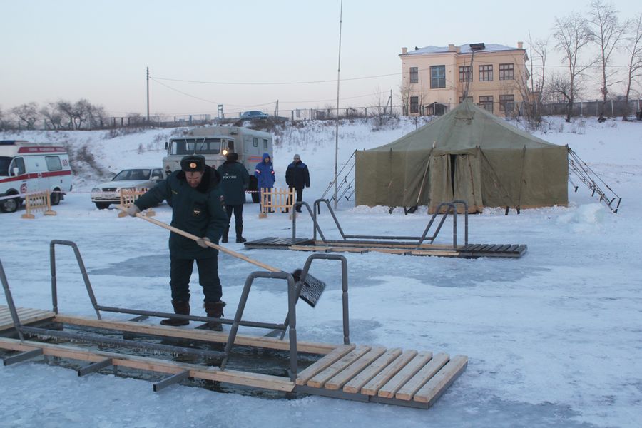 В Чите готовят купели для Крещенских купаний