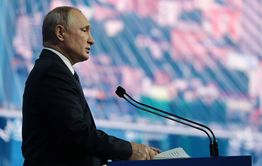 Путин предложил вдвое увеличить выплаты врачам и учителям на Дальнем Востоке 