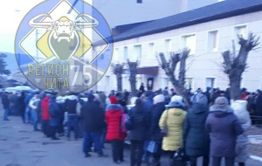 ​Огромная очередь выстроилась у наркодиспансера в Чите — с завтрашнего дня вырастет стоимость справки для автомобилистов