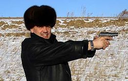 Директор Академии здоровья взял в заложники 13 человек