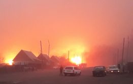 ​Пожар в селе Чиндант перешел на жилые дома