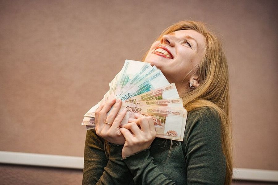 У бюджетников и госслужащих России на 5% выросли зарплаты