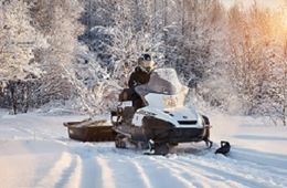 Жители Магадана заправляют снегоходы АИ-92 за 60 рублей!  