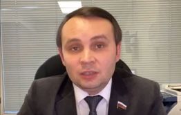 Поход Волкова на Чайковского. Депутат Госдумы говорит о предстоящих сокращениях бюджетников. Власти Забайкалья все опровергают.